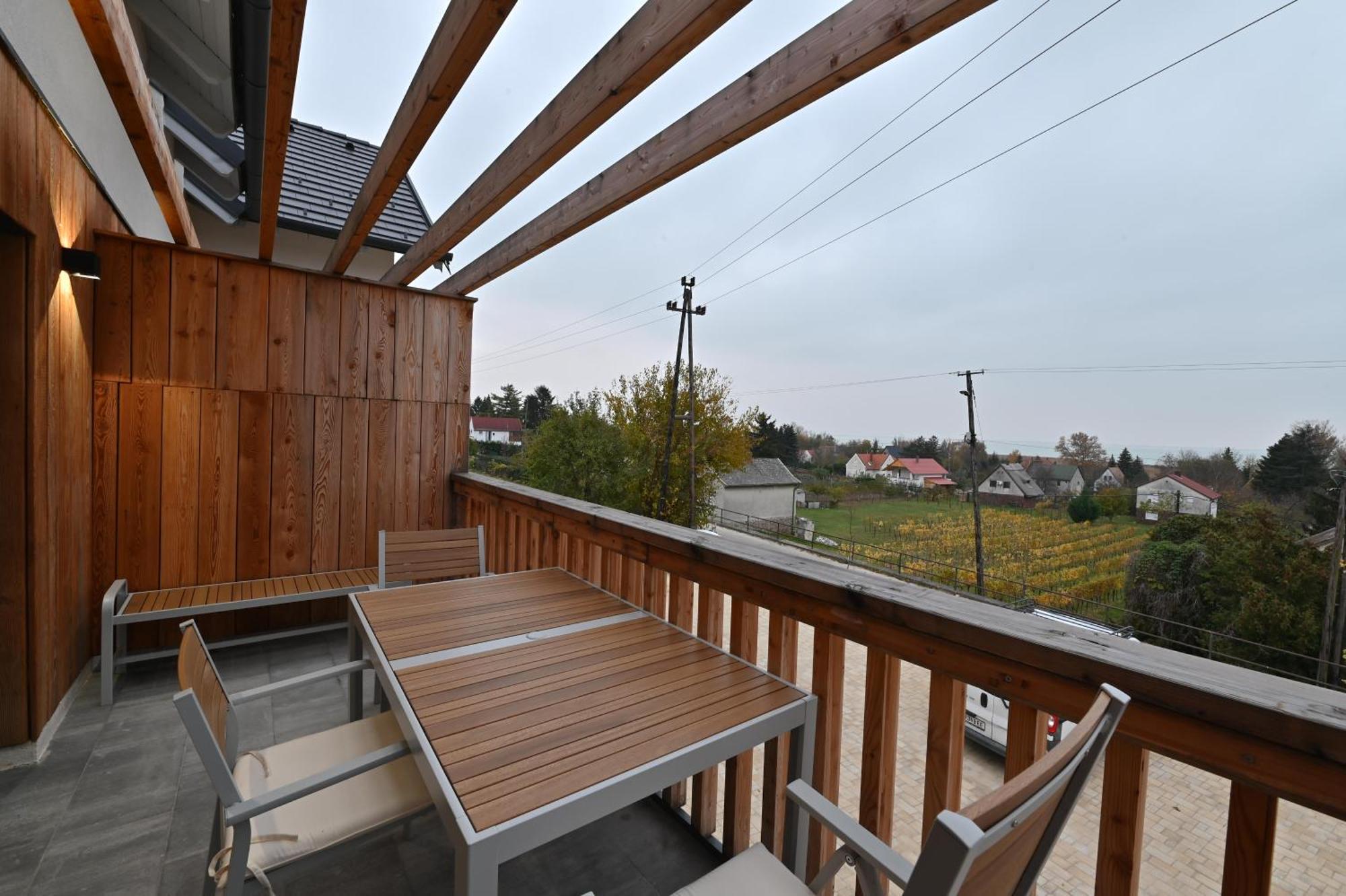 Domaine Edegger - Organic Winery Badacsony Aparthotel Badacsonytomaj Bagian luar foto